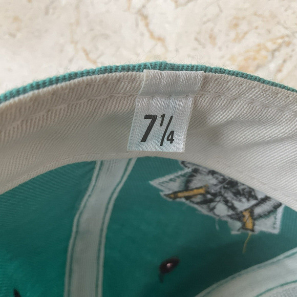 Vintage NHL Anaheim Mighty Ducks #1 Apparel Fitted Hat Size 7.25 Hockey team USA - Picture 10 of 16